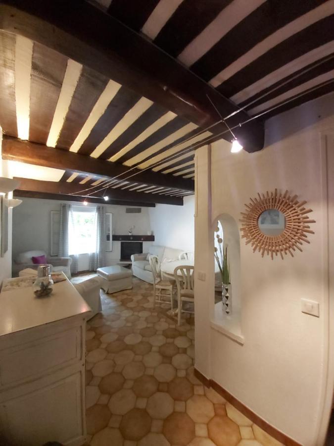 Eblouissant Appartement Au Calme D'Une Residence Avec Piscine Idealement Situe Au Pied Du Colorado Provencal Dans Le Prestigieux Luberon Рюстрель Экстерьер фото